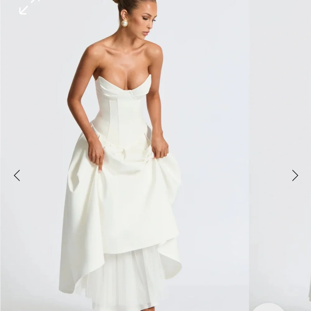 Babyboo Elegant White Strapless Dress, perfect for bridal events - Picture 3 of 9